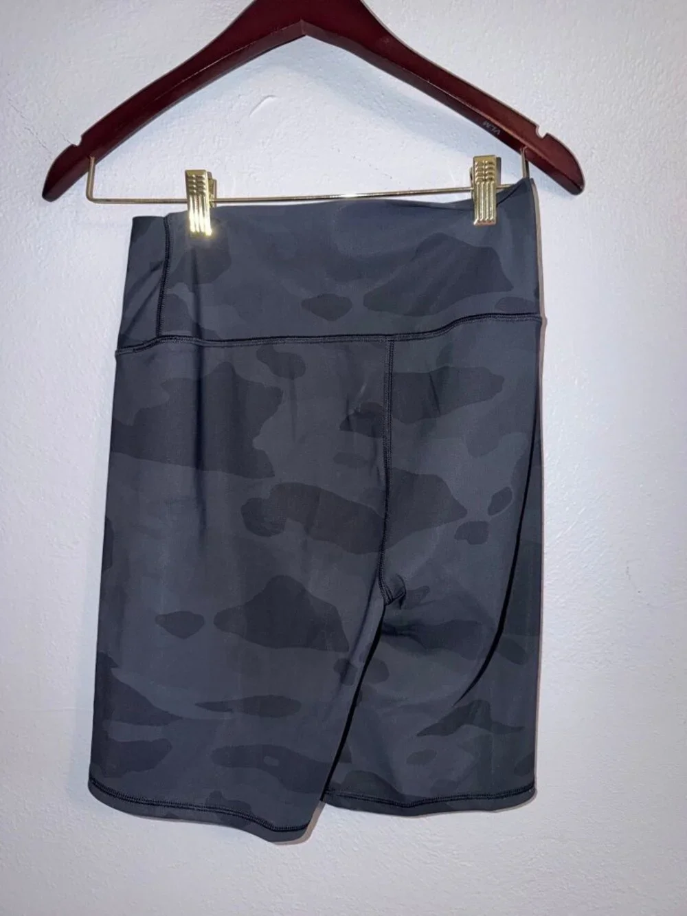 Alo Yoga High-Waist Vapor Shorts